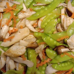 ผัดถั่วลันเตา