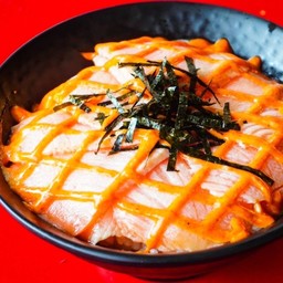 Salmon spicy rice ข้าวแซลมอนเบิร์นสไปร์ทซี่