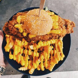 ซุปเปอร์เบอร์เกอร์ปลาทอด