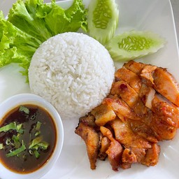 ข้าวไก่ย่างจิ้มแจ่ว