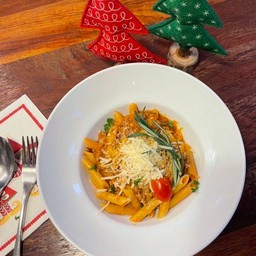 พาสต้าซอสมะเขือเทศโฮมเมด เนื้อวัว