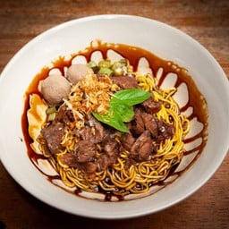 ก๋วยเตี๋ยวเเห้งเนื้อตุ๋น+ลูกชิ้น