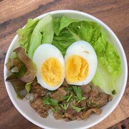 หมูฮ้อง เนื้อหมูติดมันส์ต้มซีอิ้วตุ๋นจนเปื่อยนุ่มละมุนละลายในปาก รสชาติหวานเค็มก