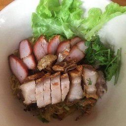 บะหมี่ หมูแดง+ หมูกรอบ