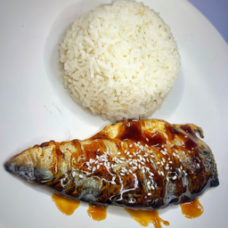 ข้าวหน้าปลาซาบะย่าง ราดซอส