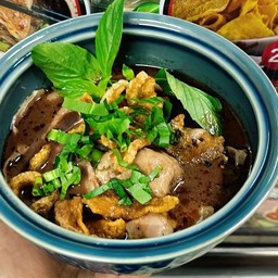 ก๋วยเตี๋ยวน้ำตกเนื้อตุ๋น+ลูกชิ้น