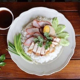 ข้าวหมูแดง-หมูกรอบ