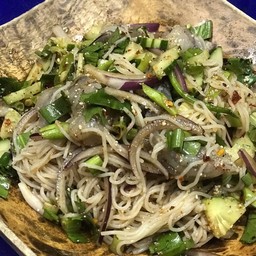 ยำขนมจีนกุ้งสด