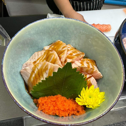 ข้าวหน้าแซลม่อนเบิร์น