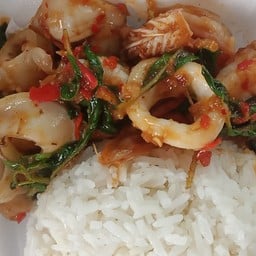 ข้าวผัดเผ็ดทะเล