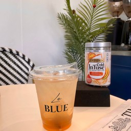 Passionfruit,Mango,Orange infuse water