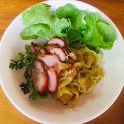 เกี๊ยวหมูแดง