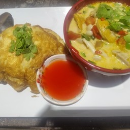 ข้าวชุดต้มข่าไก่ไข่เจียว