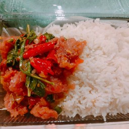 ข้าวกะเพราเเหนม