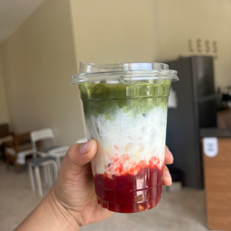 มัทฉะสตรอเบอร์รี่