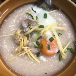 โจ๊กหมูล้วนใส่ไข่