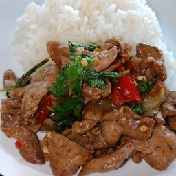 กระเพราตับไก่