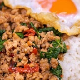 ครัวคุณแอร์ แซนวิช&กะเพราและพริกแกง