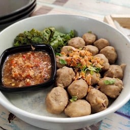 กิน-กะ-เพรา (ผัดกะเพราพริกแห้ง สั่งผัดน้ำแบบคลีนและเปลี่ยนเป็นข้าวไรซ์เบอร์รี่ได้) สาขาปราจีนบุรี