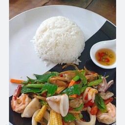 ผัดฉ่าราดข้าว[เลือกเนื้อสัตว์ได้ค่ะ]