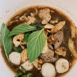 เป็นธรรมก๋วยเตี๋ยวเรือรสเด็ด