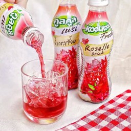 น้ำกระเจี๊ยบ+น้ำแข็งใส่แก้ว