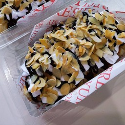 Whipped Cream Almond Chocolate