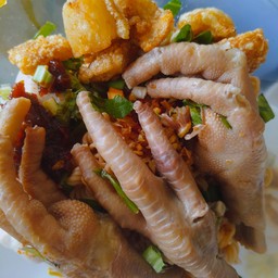 เส้นหมี่ขาไก่กากหมูต้มยำเด็ดๆ