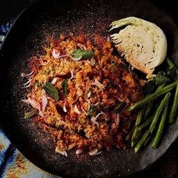 ข้าวผัดลาบ