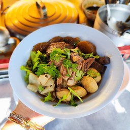 ก๋วยเตี๋ยว 3 สหาย