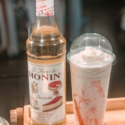 นมสดสตอเบอร์รี่ชีสเค้ก 22oz