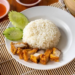 ข้าวหมูกรอบ