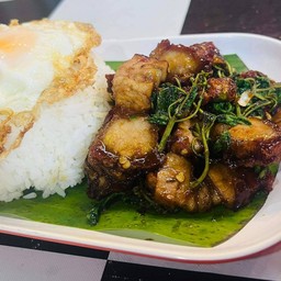 ข้าวผัดกระเพรา