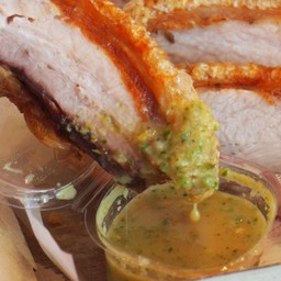 หมูกรอบล้วนๆ สะท้านฟัน 1 ขีด