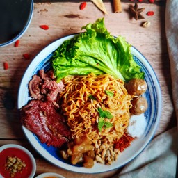 บะหมี่แห้งเนื้อตุ๋น