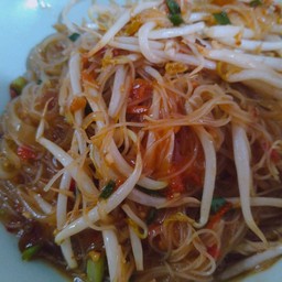 ผัดเส้นอีสานซ่ำๆกินกับส้มตำเข้ากันๆ