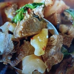 ต้มแซ่บเนื้อตุ๋นเผ็ดซ่าน Thai beef soup