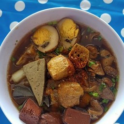 ร้านลับทับยาว ป้าแมว ก๋วยจั๊บน้ำข้น