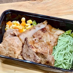 น้องยักษ์กินหมี่