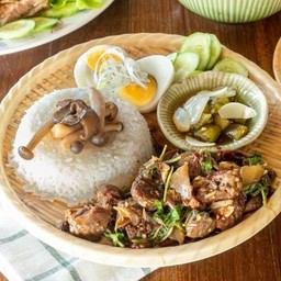 ข้าวกะเพราเนื้อตุ๋น