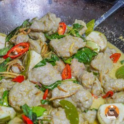 แกงเขียวหวานลูกชิ้นปลากราย