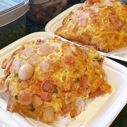 ข้าวหน้าไข่เจียวหน้าใส้กรอก