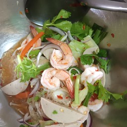 ยำวุ้นเส้นกุ้งหมูยอ