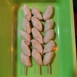 ยำลูกชิ้น ร้านจิ-ปา-ถะ อารมณ์ หน้าเซเว่น 2 ขามเรียง