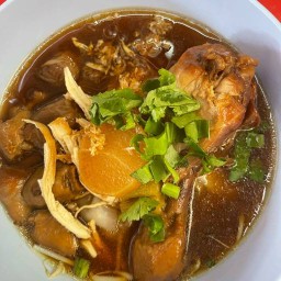 นาเดียก๋วยเตี๋ยวไก่ตุ๋นมะระ(อิสลาม)