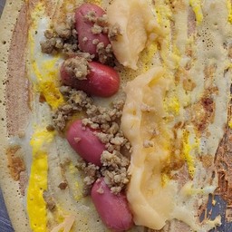 รวมมิตรแผ่นใหญ่  ไข่นก+กรอบ+หมูสับ+ครีม 45 บาท 1 ชิ้น