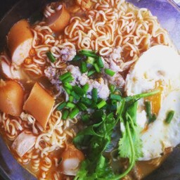 มาม่า ต้ม ร้อนๆ.