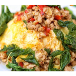 ข้าวไข่ข้นกระเพราหมูสับ