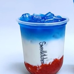 อัญชันนมสดสตรอเบอร์รี่