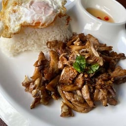 ข้าวไก่กระเทียม